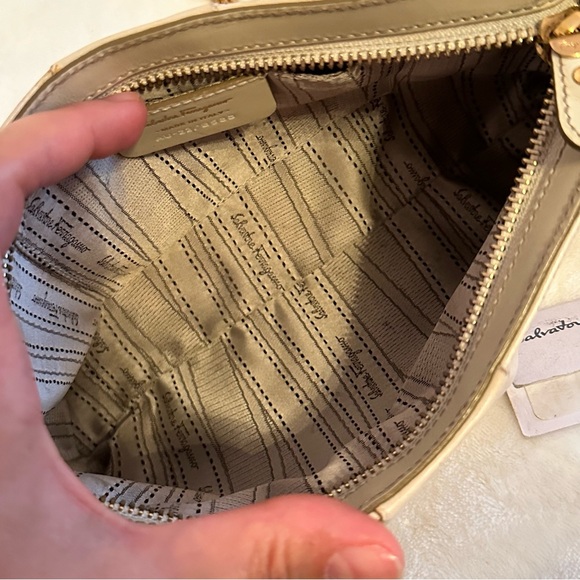 SALVATORE FERRAGAMO Gancini Logo Crossbody Bag - Picture 9 of 10